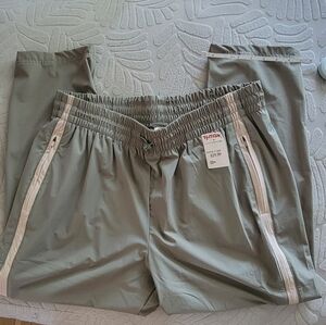 AVALANCHE HIKING PANTS SIZE XL NWT